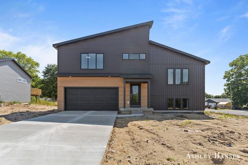 86 Chase Court Nw, Kent City Village, MI, 49330 | Card Image