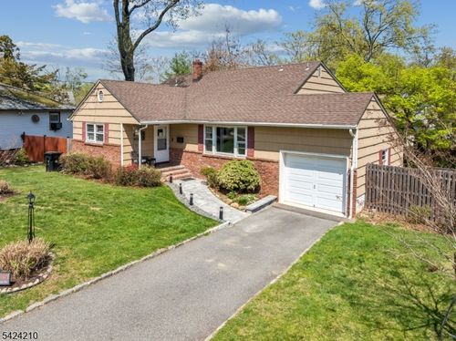 889 Fernwood Ave, Plainfield, NJ, 07062-2229 | Card Image