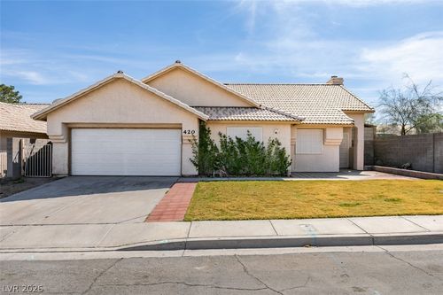 420 Sebastian Ave, Henderson, NV, 89002-9663 | Card Image
