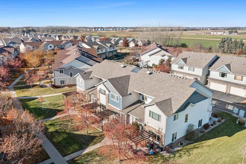 194 Shetland Ln, Lino Lakes, MN, 55014-5516 | Card Image