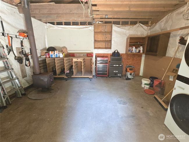 Large shop, with power, lights and heat. | Image 28