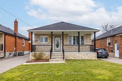 20 Silvercrest Ave, House other with 3 bedrooms, 2 bathrooms and 4 parking in Etobicoke ON | Image 2