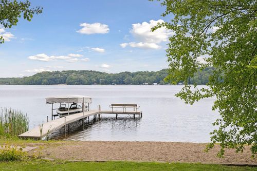 3920 Hawthorn Cir, Excelsior, MN, 55331-7502 | Card Image