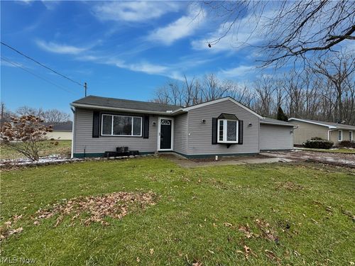 18066 Hillcrest Dr, Lake Milton, OH, 44429-9728 | Card Image