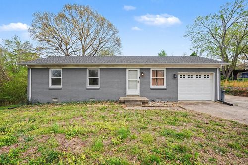 10135 W Oak Dr, Bon Aqua, TN, 37025-2769 | Card Image