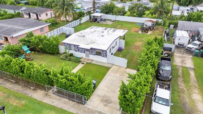 10420 Sw 182nd St, House other with 2 bedrooms, 1 bathrooms and null parking in Miami FL | Image 1