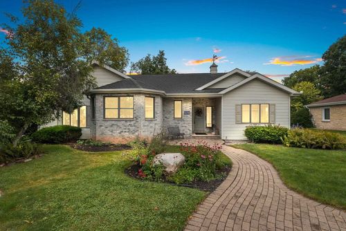 2540 W Palisades Drive, FOX CROSSING, WI, 54915 | Card Image