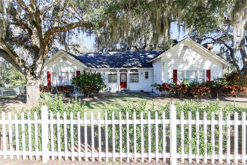 601 Alta Vista Dr, HAINES CITY, FL, 33844-8689 | Card Image