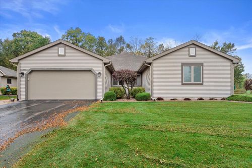 1-W175N8151 Robin Circle, Menomonee Falls, WI, 53051 | Card Image