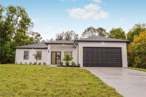 824 Grenada Ave, LEHIGH ACRES, FL, 33974-2649 | Card Image