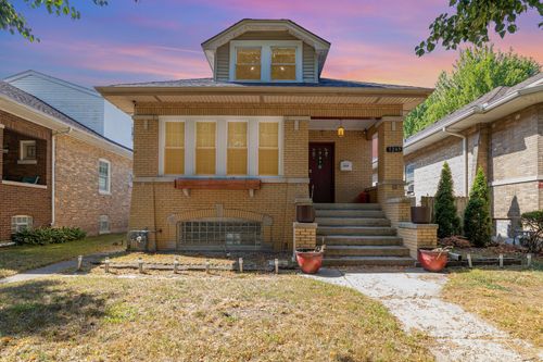 5249 Hoffman St, Skokie, IL, 60077-2418 | Card Image