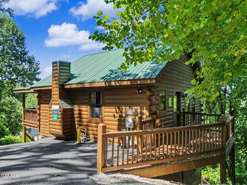 513 Parsons Branch Way, Gatlinburg, TN, 37738-4825 | Card Image