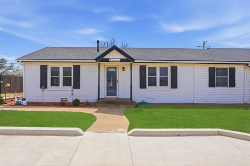 2 E Anchor Dr, Sayre, OK, 73662-1167 | Card Image