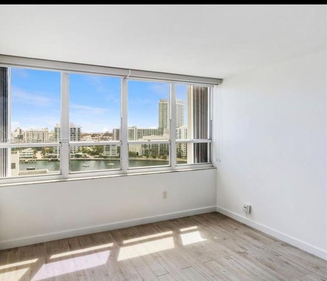 APT-1504 - 11 Island Ave, Condo with 2 bedrooms, 2 bathrooms and null parking in Miami Beach FL | Image 14