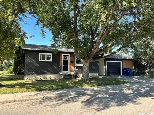 400 Gray Ave, Saskatoon, SK, S7N2H9 | Card Image