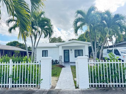 0-660 E 42nd St, Hialeah, FL, 33013 | Card Image