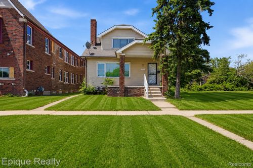 16901 Log Cabin St, Detroit, MI, 48203-2554 | Card Image
