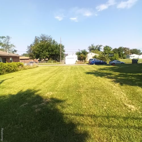 3983 13th St, Ecorse, MI, 48229-1323 | Card Image