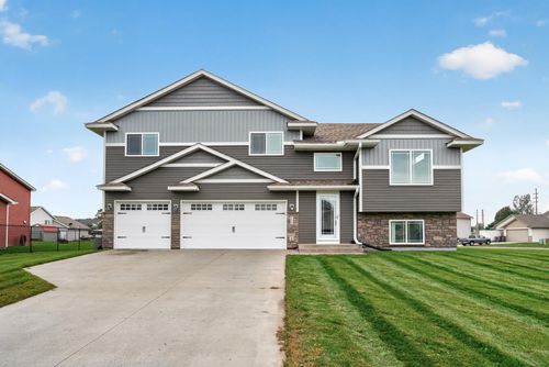 709 Greenwood St Sw, Isanti, MN, 55040-6930 | Card Image