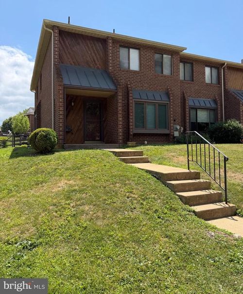 101 Neyland Ct, EXTON, PA, 19341-2901 | Card Image