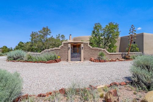 8221 San Diego Ave Ne, Albuquerque, NM, 87122-3883 | Card Image