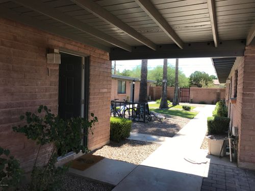 1002 E Lester Street, Tucson, AZ, 85719 | Card Image