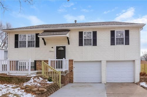 20405 17th Ter, Independence, MO, 64056-1416 | Card Image