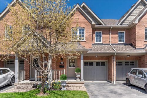 25-233 Duskywing Way, Oakville, ON, L6L0C5 | Card Image
