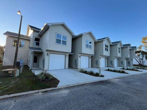 2879 Leahs Ln, Navarre, FL, 32566-9034 | Card Image