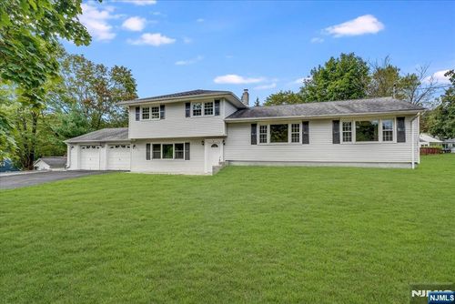 6 Golf Course Rd, Roxbury Township, NJ, 07836-4600 | Card Image