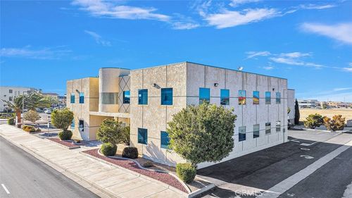 15490 Civic, Victorville, CA, 92392 | Card Image