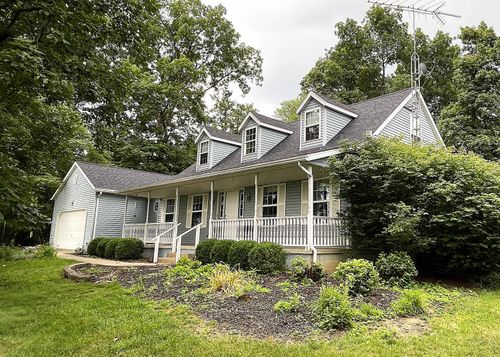 17930 Glen Rd, Gambier, OH, 43022-8716 | Card Image
