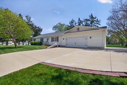 722 Creston Ave, Waterloo, IA, 50707-2732 | Card Image