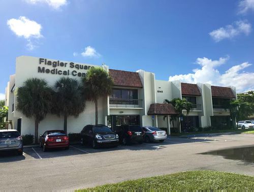 100-1840 Forest Hill 100 Boulevard, Lake Clarke Shores, FL, 33406 | Card Image