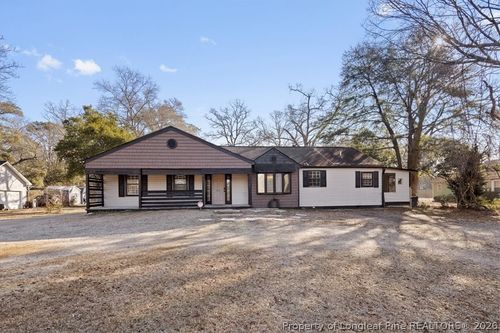 912 N Main St, Raeford, NC, 28376-1932 | Card Image