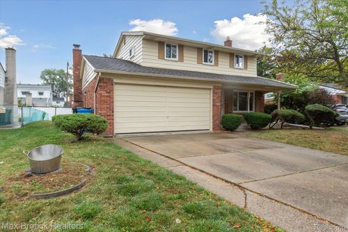 31430 Meadows Ave, Madison Heights, MI, 48071-1034 | Card Image