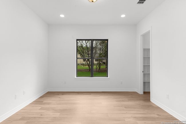 8166 Blue Oak, House other with 4 bedrooms, 5 bathrooms and null parking in Garden Ridge TX | Image 24
