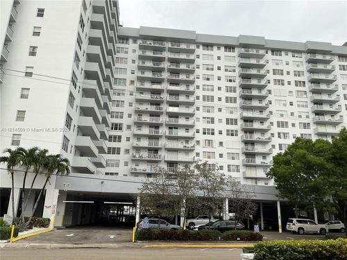 apt-611-137 Golden Isles Dr, Hallandale Beach, FL, 33009-5810 | Card Image