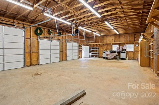 GARAGE WITH RV ENTRANCE | Image 17
