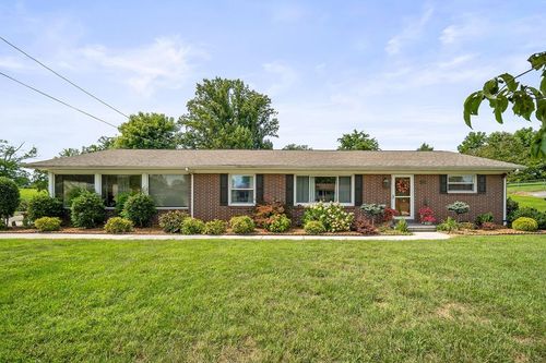 121 Gillen Dr, Sparta, TN, 38583-1401 | Card Image