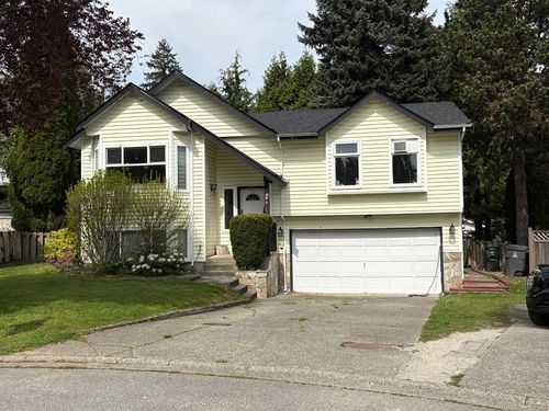 8063 138a St, Surrey, BC, V3W9B3 | Card Image