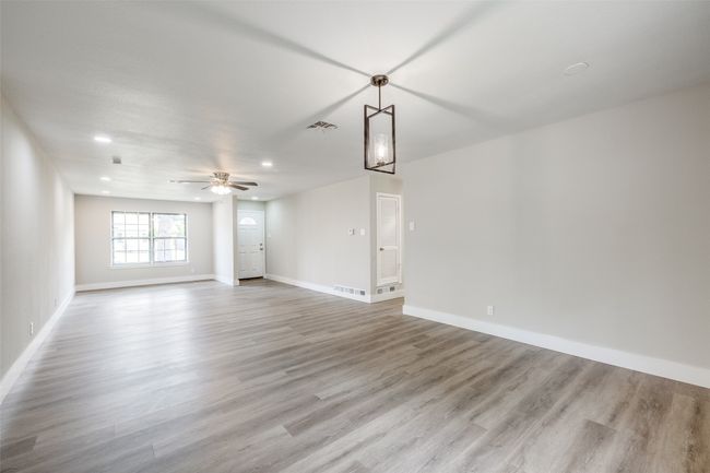 324 Deer Creek Rd, House other with 3 bedrooms, 2 bathrooms and null parking in Everman TX | Image 9