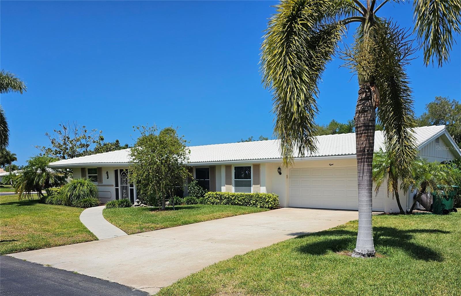 Oakwood Dr, Englewood, FL 34223