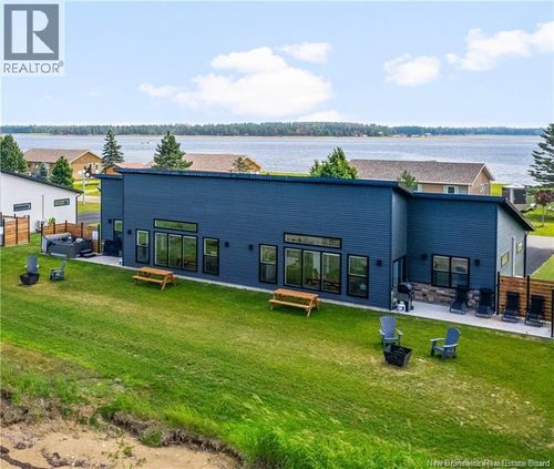89 Rue York, Richibucto, NB, E4W4K1 | Card Image