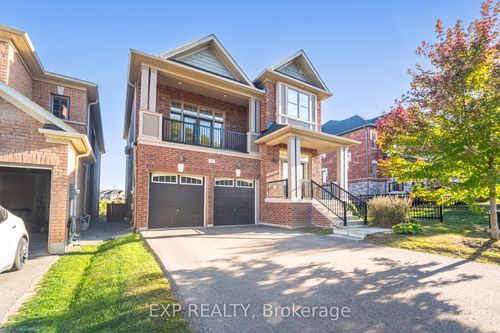 33 Charlotte Abby Dr, Holland Landing, ON, L9N0T1 | Card Image