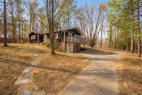 4 Skyline Dr, Essex, VT, 05452-3812 | Card Image