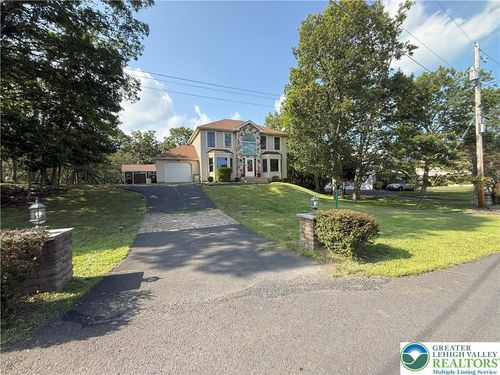 348 Clicko Ln, East Stroudsburg, PA, 18301-7230 | Card Image