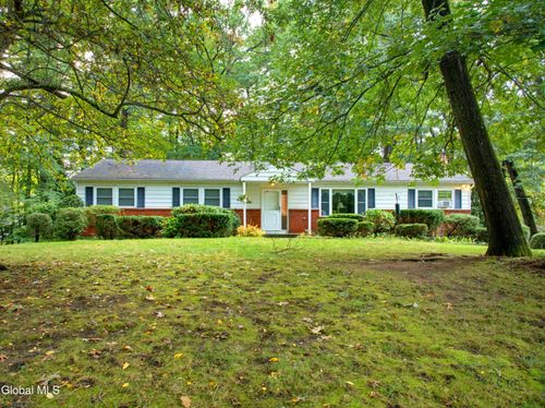 31 Casablanca Ct, Clifton Park, NY, 12065-5025 | Card Image