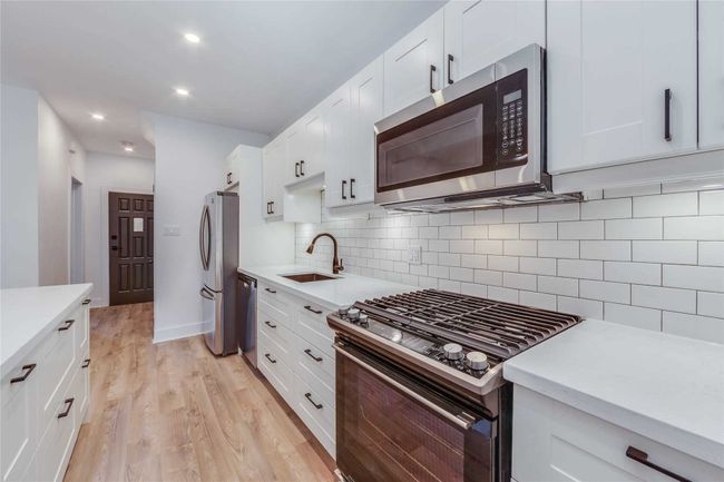 MAIN - 327 Kenilworth Ave, House other with 2 bedrooms, 1 bathrooms and 1 parking in Toronto ON | Image 2