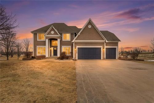 21201 S Jefferson Pkwy, Pleasant Hill, MO, 64080-8613 | Card Image